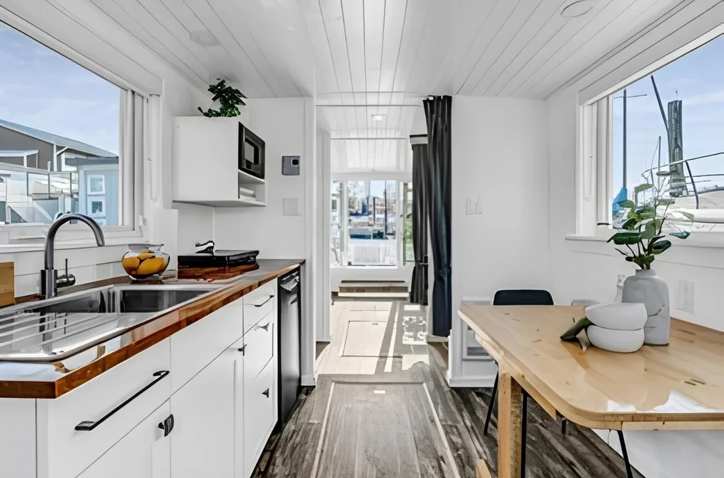 House for sale at A07 415 W Esplanade North Vancouver British Columbia - MLS: R3124271