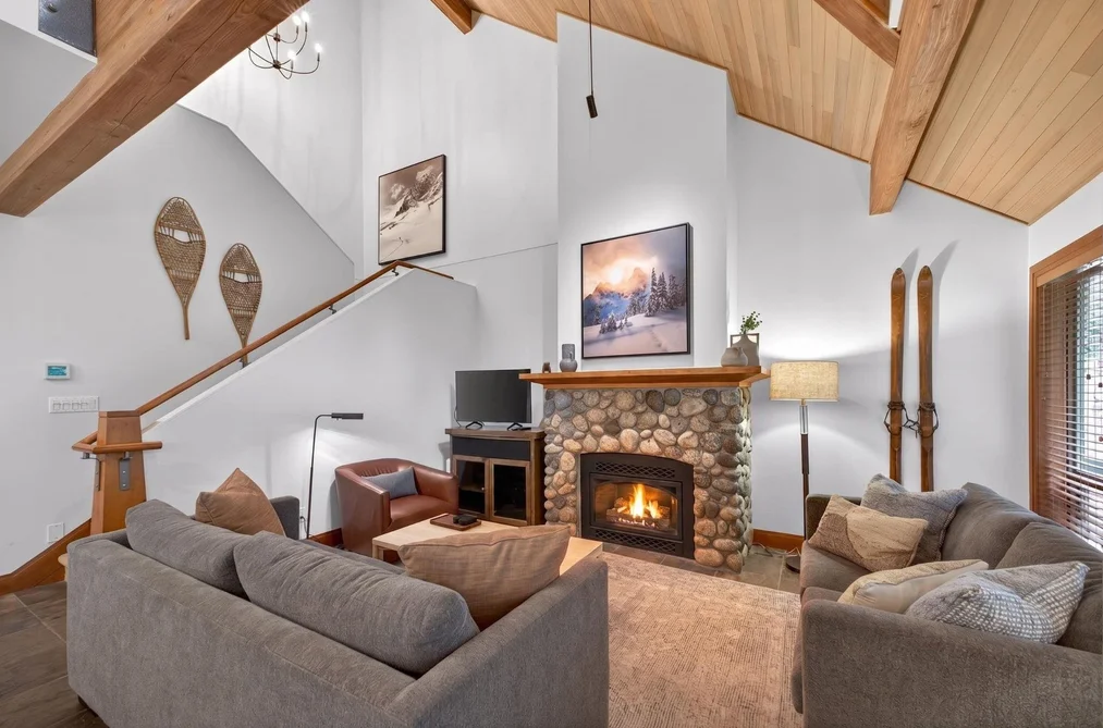 A/B 4747 SETTEBELLO DRIVE, Whistler BC V8E 0Z4, Whistler BC — Residential for Sale - Photo 2