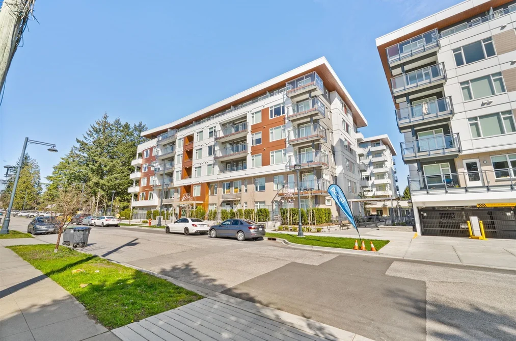 Condo for sale at B102 10488 138a Street Surrey British Columbia - MLS: R3109864