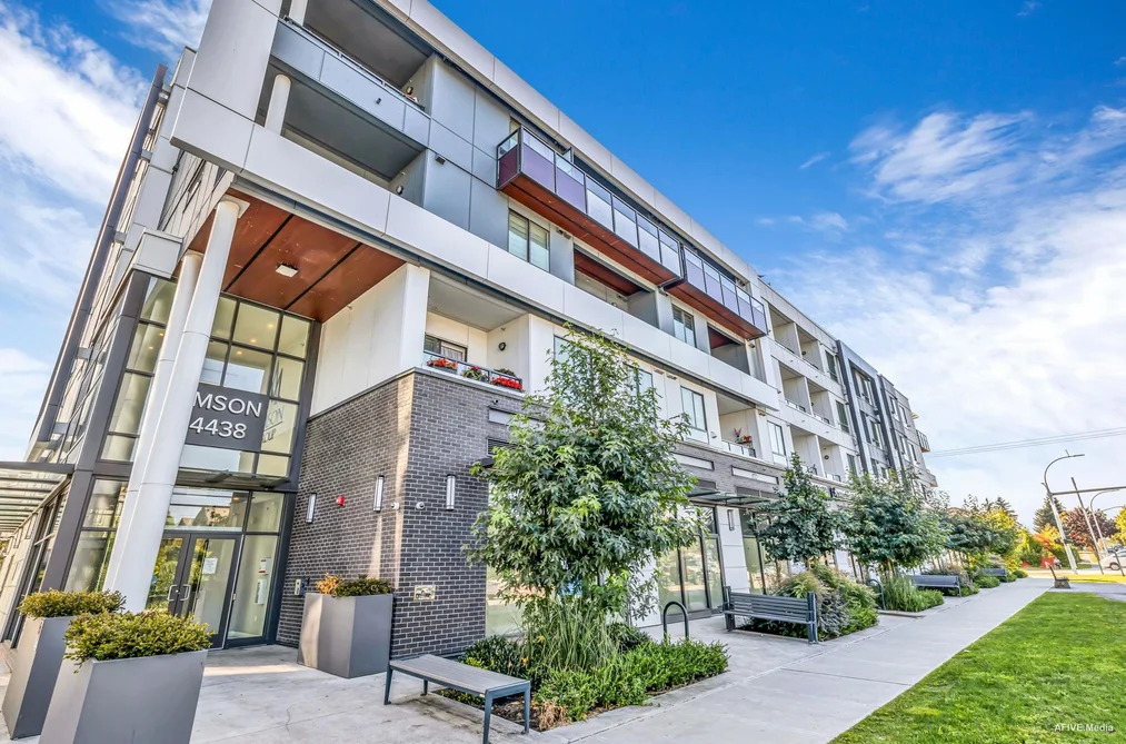 Condo for sale at B208 14438 72 Avenue Surrey British Columbia - MLS: R3124400