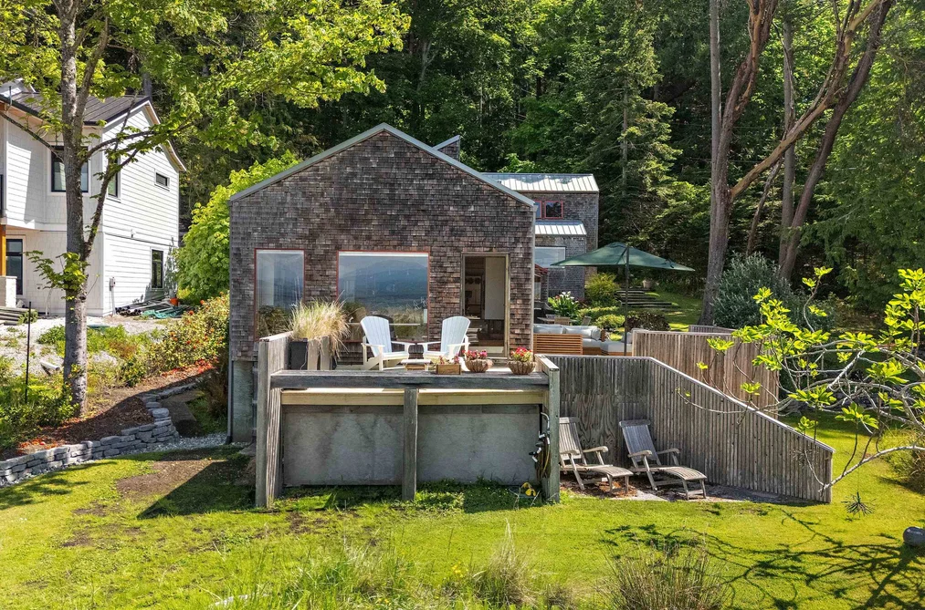 C 68 MCKENZIE CRESCENT, No City Value BC V8L 5Y7, No City Value BC — Residential for Sale - Photo 2
