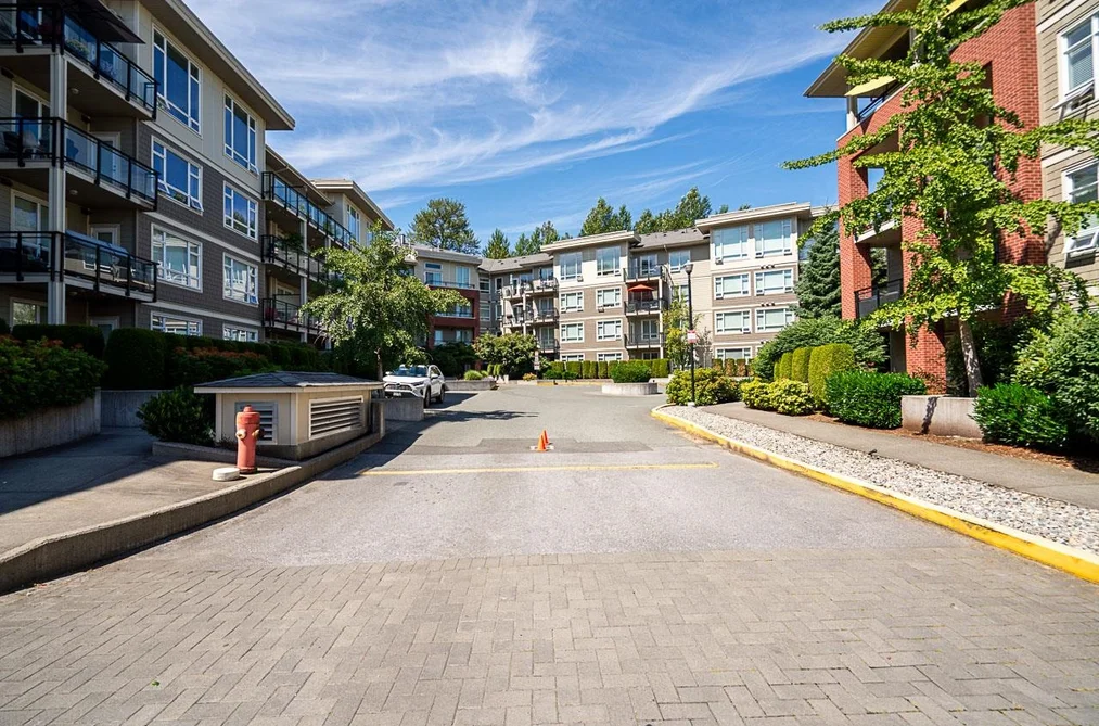 C420 20211 66 AVENUE, Langley BC V2Y 0L4, Langley BC — Residential for Sale — Photo 2 of 38