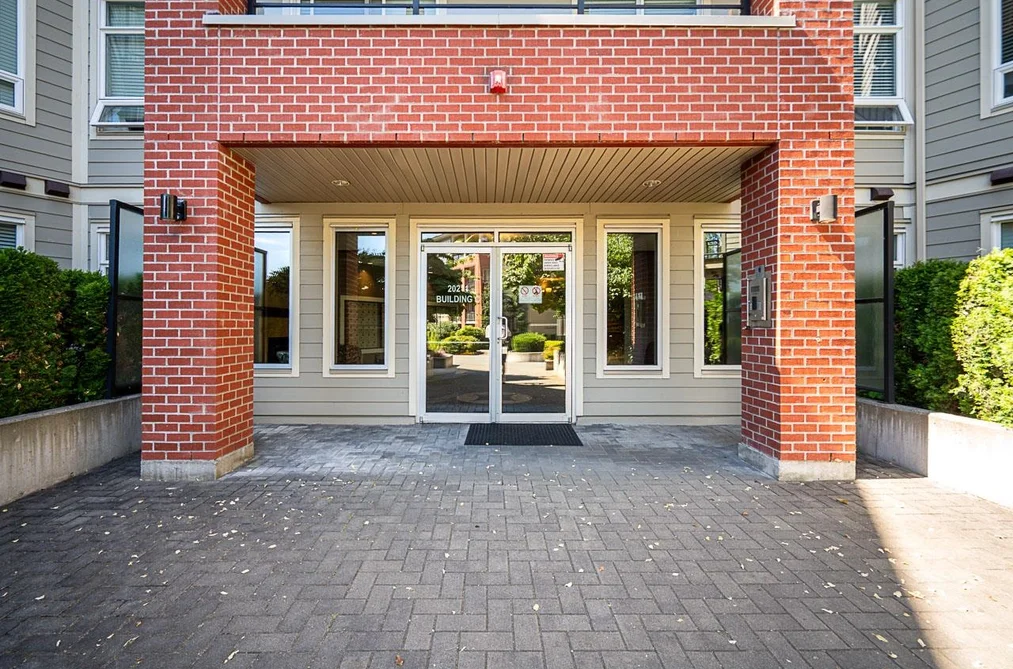C420 20211 66 AVENUE, Langley BC V2Y 0L4, Langley BC — Residential for Sale — Photo 4 of 38