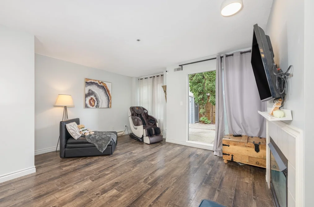 D 3439 E 43RD AVENUE, Vancouver BC V5R 5X9, Vancouver BC — Residential for Sale - Photo 2