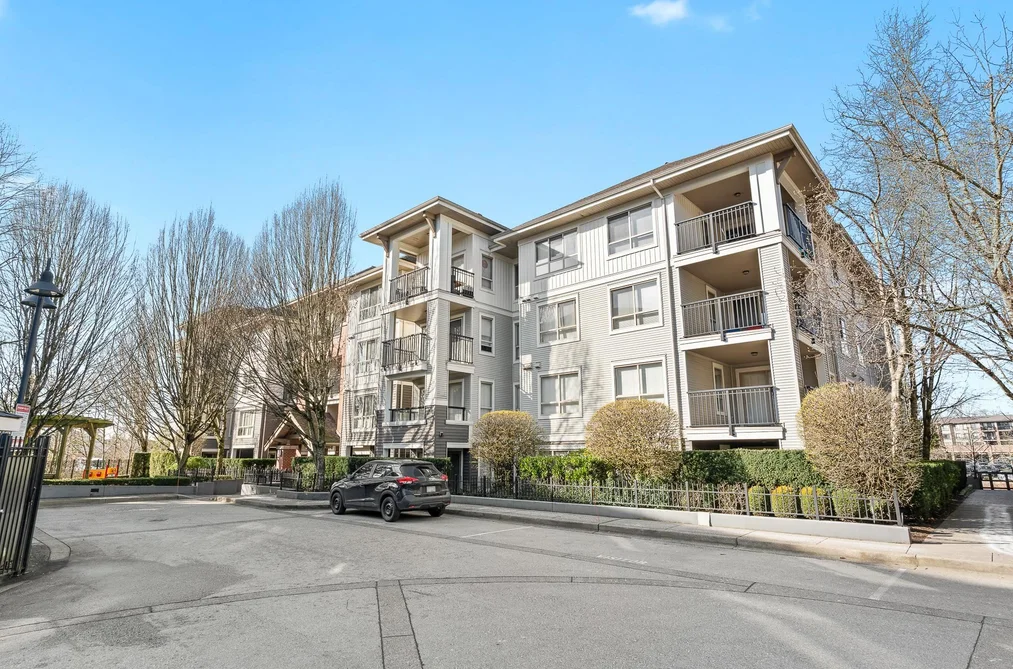 Condo for sale at D111 8929 202 Street Langley British Columbia - MLS: R3086355