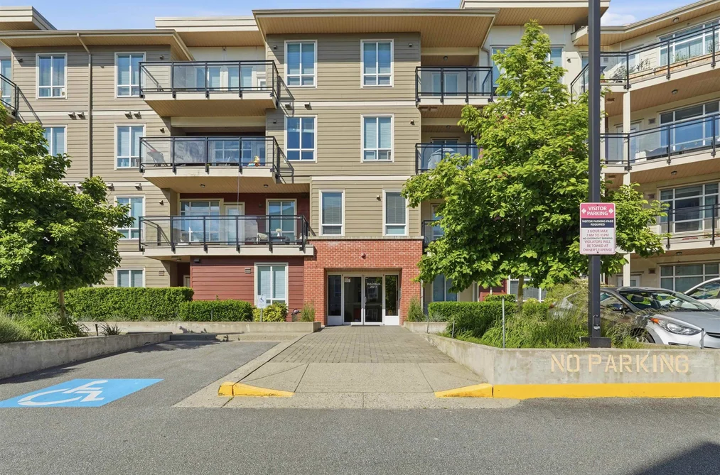 D206 20211 66 AVENUE, Langley BC V2Y 0L4, Langley BC — Residential for Sale - Photo 2