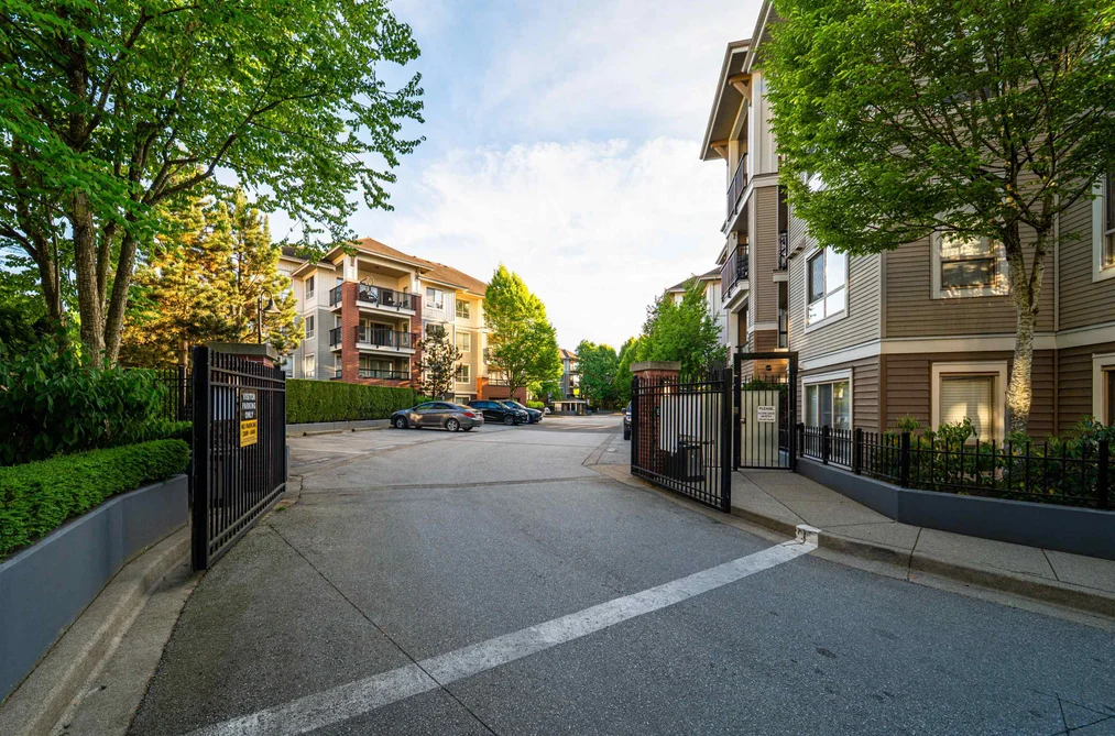 Condo for sale at D207 8929 202 Street Langley British Columbia - MLS: R3158989