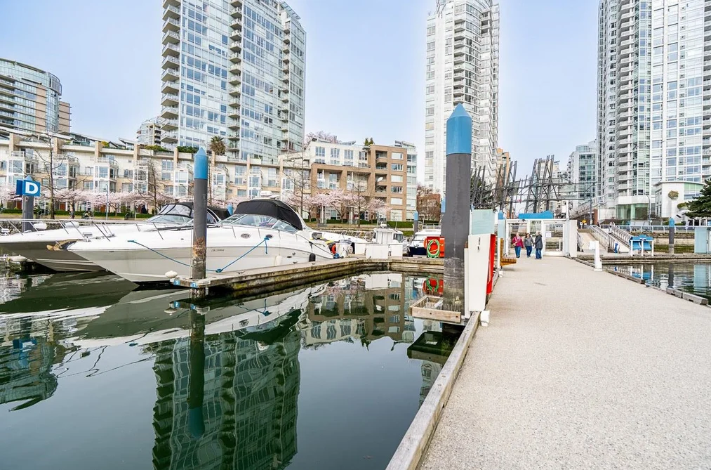 D7 1088 MARINASIDE CRESCENT, Vancouver BC V6Z 3C4, Vancouver BC — Residential for Sale - Photo 3
