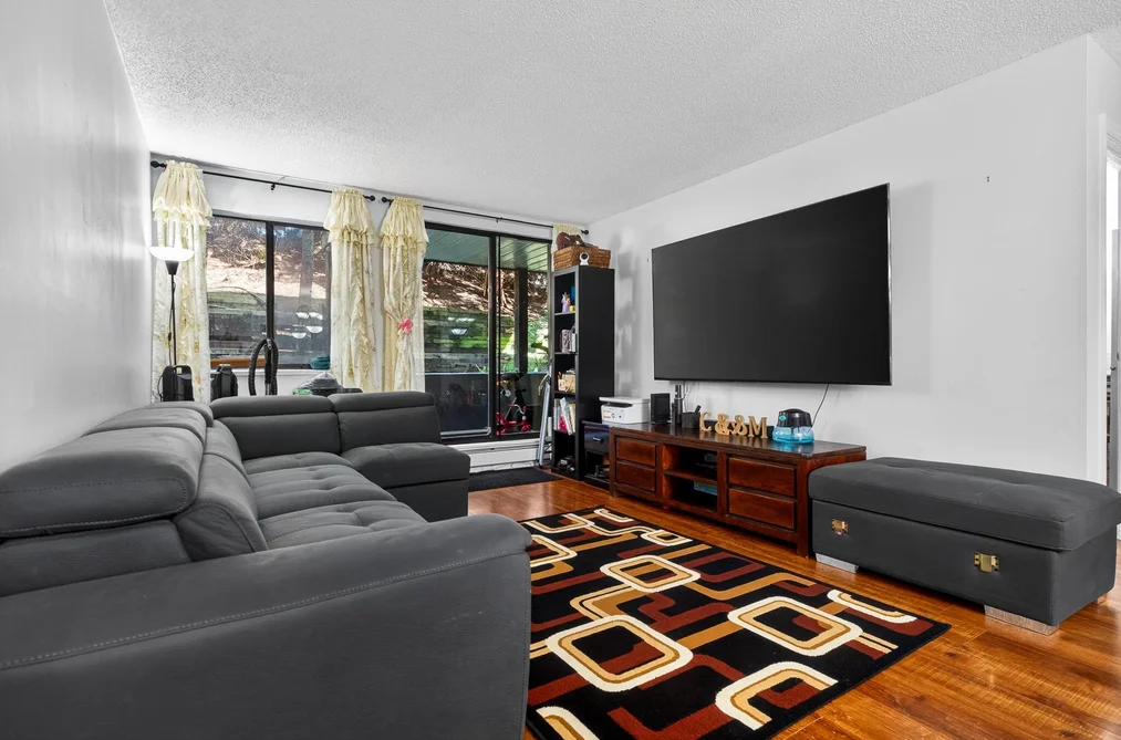 Condo for sale at G08 10698 151a Street Surrey British Columbia - MLS: R3114545