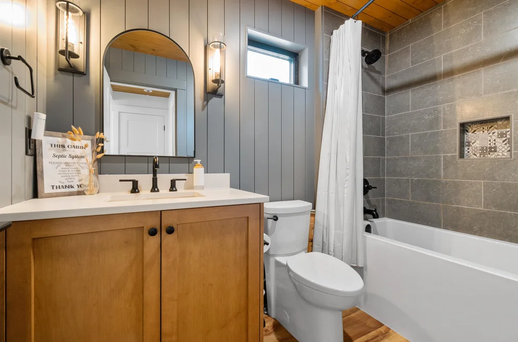 HG139-71498 Old Hope Princeton Highway, Hope, BC - House for Sale - Photo 21 of 40 HG139-71498 Old Hope Princeton Highway, Hope, BC - House for Sale - Photo 21 of 40