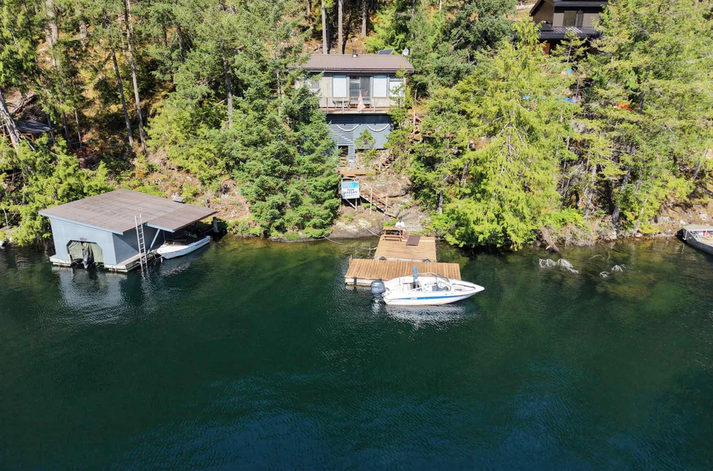 House for sale at Lot 14 Sakinaw Lake Pender Harbour British Columbia - MLS: R3087081