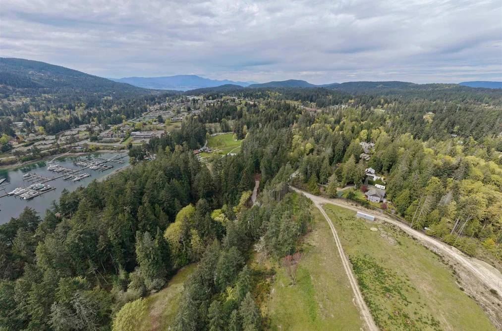 2 Churchill Road, Salt Spring Island, BC - Property for Sale - Photo 16 of 18 2 Churchill Road, Salt Spring Island, BC - Property for Sale - Photo 16 of 18