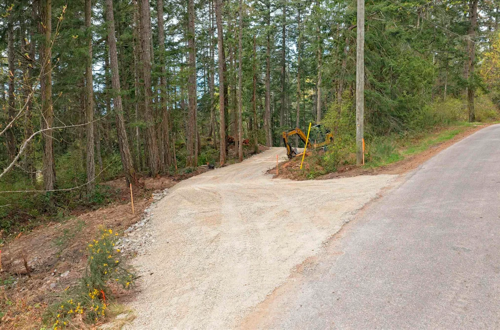 2 Churchill Road, Salt Spring Island, BC - Property for Sale - Photo 5 of 18 2 Churchill Road, Salt Spring Island, BC - Property for Sale - Photo 5 of 18
