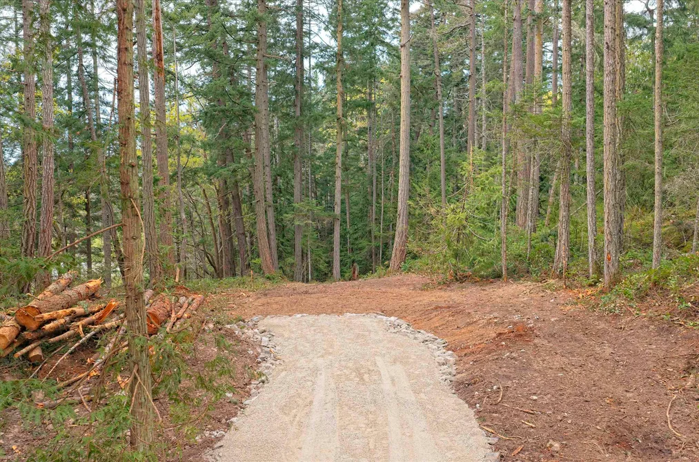 2 Churchill Road, Salt Spring Island, BC - Property for Sale - Photo 7 of 18 2 Churchill Road, Salt Spring Island, BC - Property for Sale - Photo 7 of 18