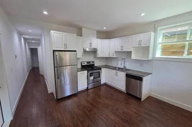 726 Delestre Ave Unit Lower, Coquitlam, BC - MLS: R3169458