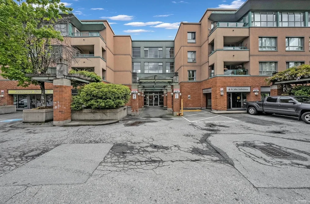 PH05 223 MOUNTAIN HIGHWAY, North Vancouver BC V7J 3V3, North Vancouver BC — Residential for Sale - Photo 4