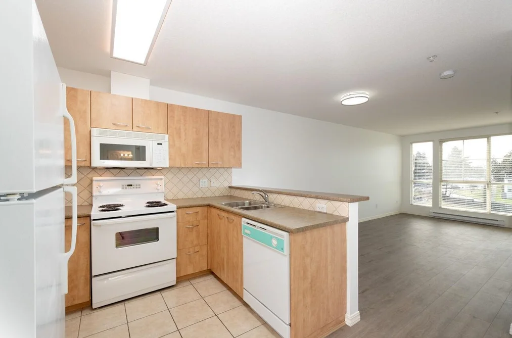 PH10 2973 KINGSWAY, Vancouver BC V5R 5J4, Vancouver BC — Residential for Sale - Photo 4