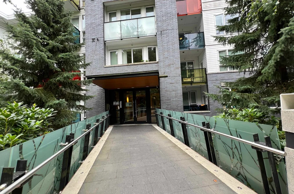 Condo for sale at Ph18 9250 University High Street Burnaby British Columbia - MLS: R3150236
