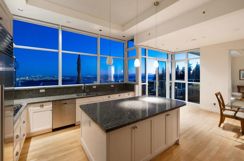 2200 Chippendale Road, West Vancouver, BC - Condo for Sale - Photo 20 of 40 2200 Chippendale Road, West Vancouver, BC - Condo for Sale - Photo 20 of 40