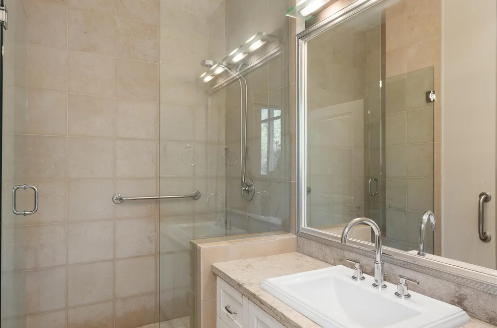 2200 Chippendale Road, West Vancouver, BC - Condo for Sale - Photo 33 of 40 2200 Chippendale Road, West Vancouver, BC - Condo for Sale - Photo 33 of 40