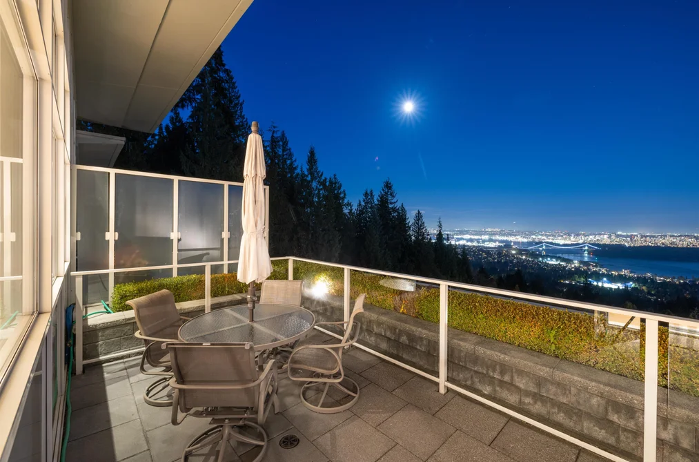 2200 Chippendale Road, West Vancouver, BC - Condo for Sale - Photo 37 of 40 2200 Chippendale Road, West Vancouver, BC - Condo for Sale - Photo 37 of 40