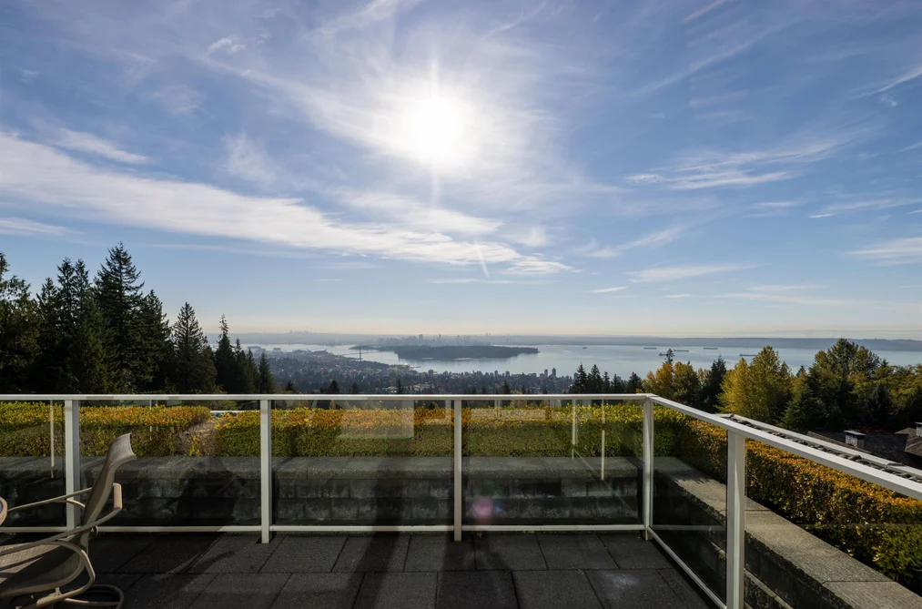 2200 Chippendale Road, West Vancouver, BC - Condo for Sale - Photo 5 of 40 2200 Chippendale Road, West Vancouver, BC - Condo for Sale - Photo 5 of 40