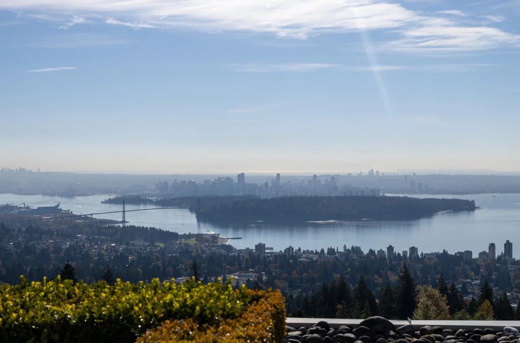 2200 Chippendale Road, West Vancouver, BC - Condo for Sale - Photo 6 of 40 2200 Chippendale Road, West Vancouver, BC - Condo for Sale - Photo 6 of 40