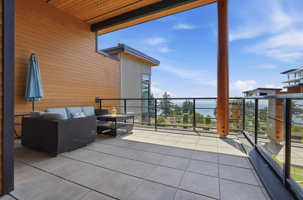 Condo for sale at Ph512 14855 Thrift Avenue White Rock British Columbia - MLS: R3147570