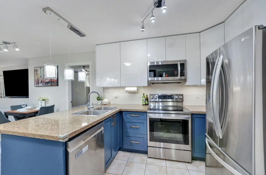 PH6 2373 ATKINS AVENUE, Port Coquitlam BC V3C 1Y7, Port Coquitlam BC — Residential for Sale - Photo 3