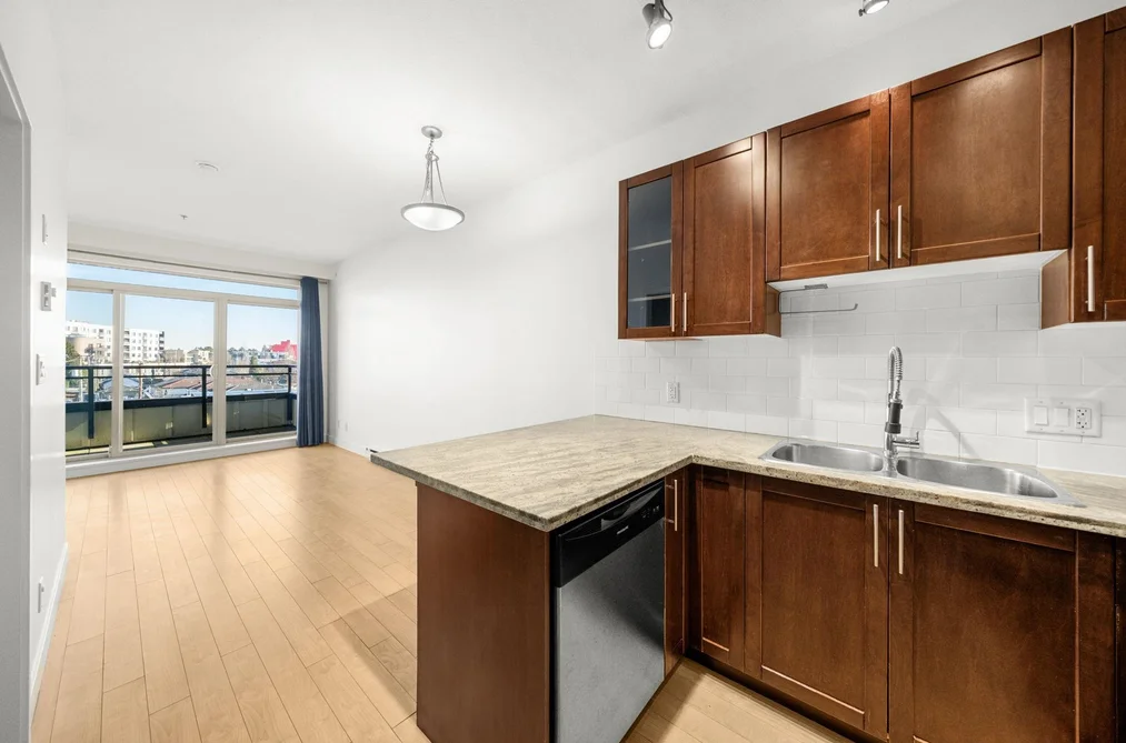 PH8 688 E 17TH AVENUE, Vancouver BC V5V 0A8, Vancouver BC — Residential for Sale - Photo 2