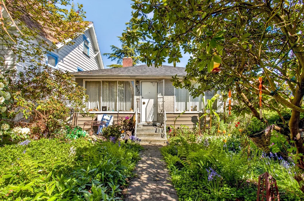 House for sale at Street 4137 Mcgill Street Burnaby British Columbia - MLS: R3115905