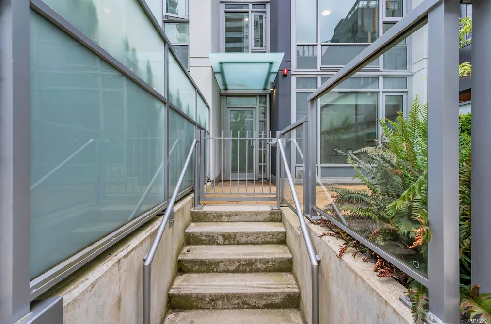 TH1 6398 SILVER AVENUE, Burnaby BC V5H 0K7, Burnaby BC — Residential for Sale - Photo 2
