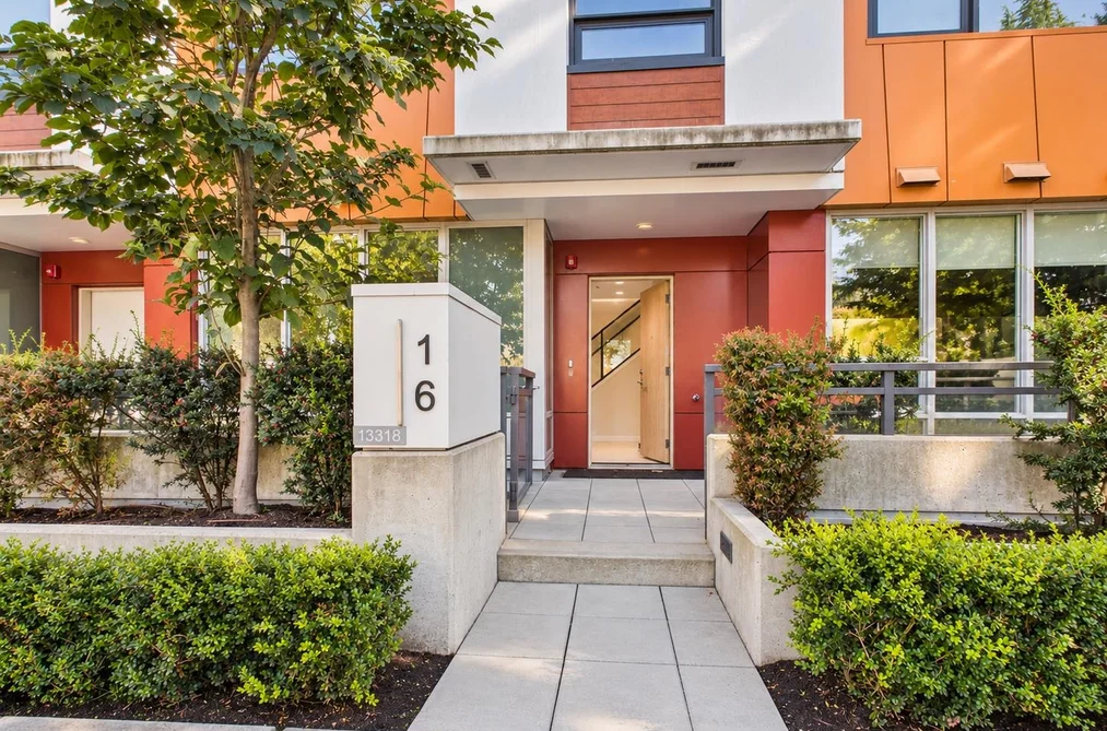Townhouse for sale at Th16 13318 104 Avenue Surrey British Columbia - MLS: R3166615