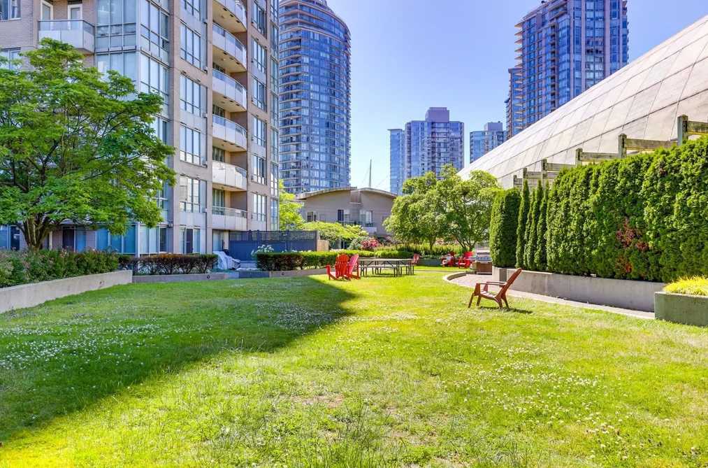 TH3 63 KEEFER PLACE, Vancouver BC V6B 6N6, Vancouver BC — Residential for Sale - Photo 2