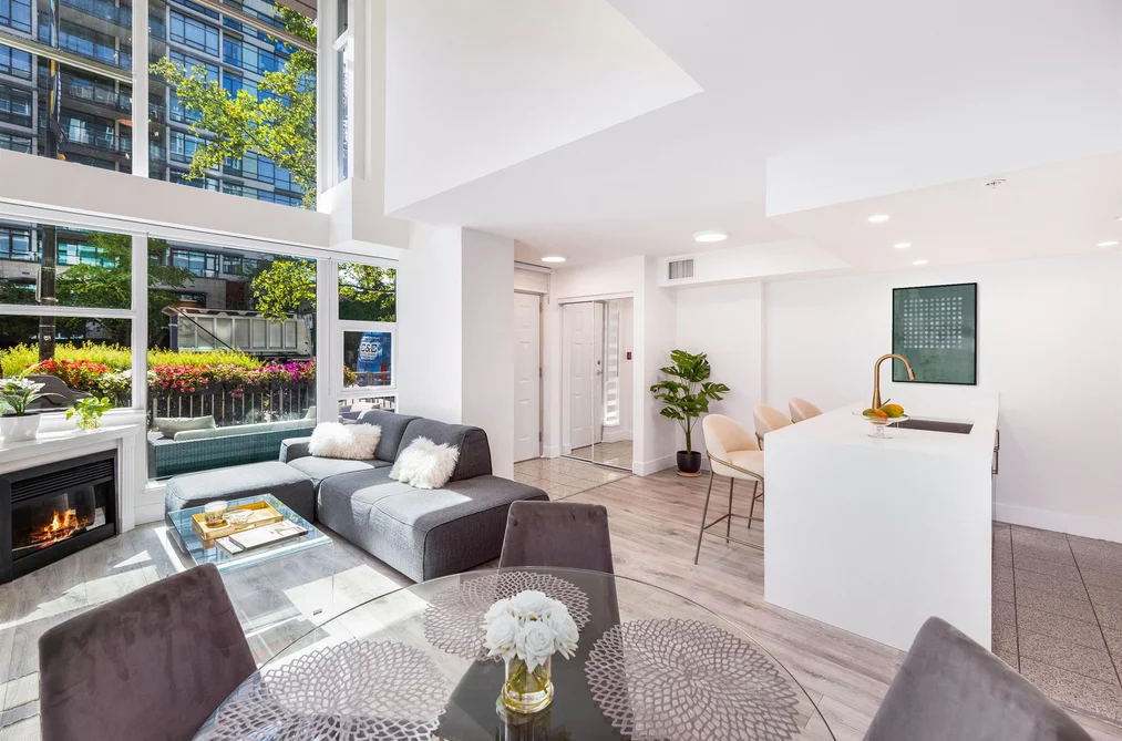 Townhouse for sale at Th8 168 E Esplanade Avenue North Vancouver British Columbia - MLS: R3152703