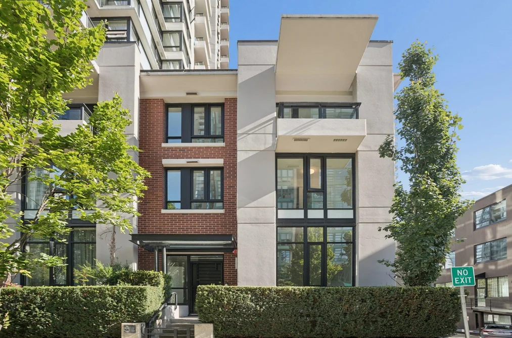 Townhouse for sale at Th938 Homer Street Vancouver British Columbia - MLS: R3163321