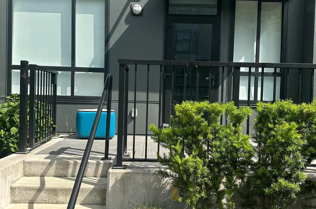 Condo for sale at W111 13838 108 Avenue Surrey British Columbia - MLS: R3127655