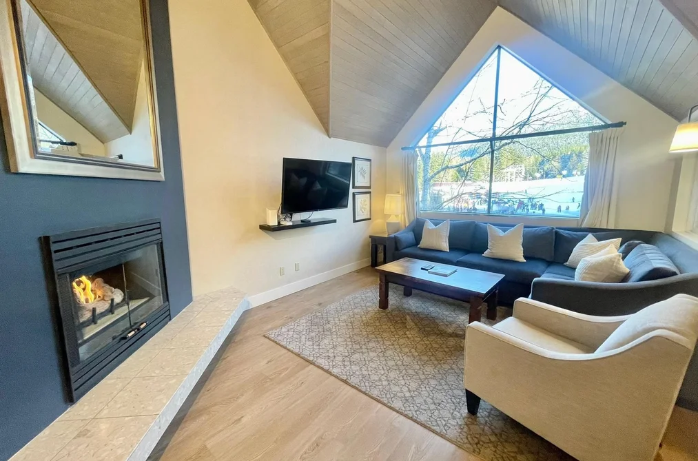Condo for sale at Week 11 902-4293 Mountain Square Whistler British Columbia - MLS: R3089916