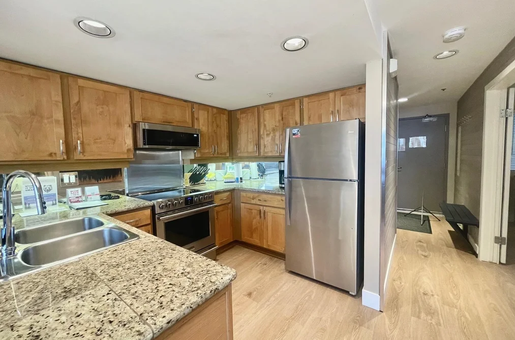 Week 11 902-4293 MOUNTAIN SQUARE, Whistler BC V8E 1B8, Whistler BC — Residential for Sale - Photo 6