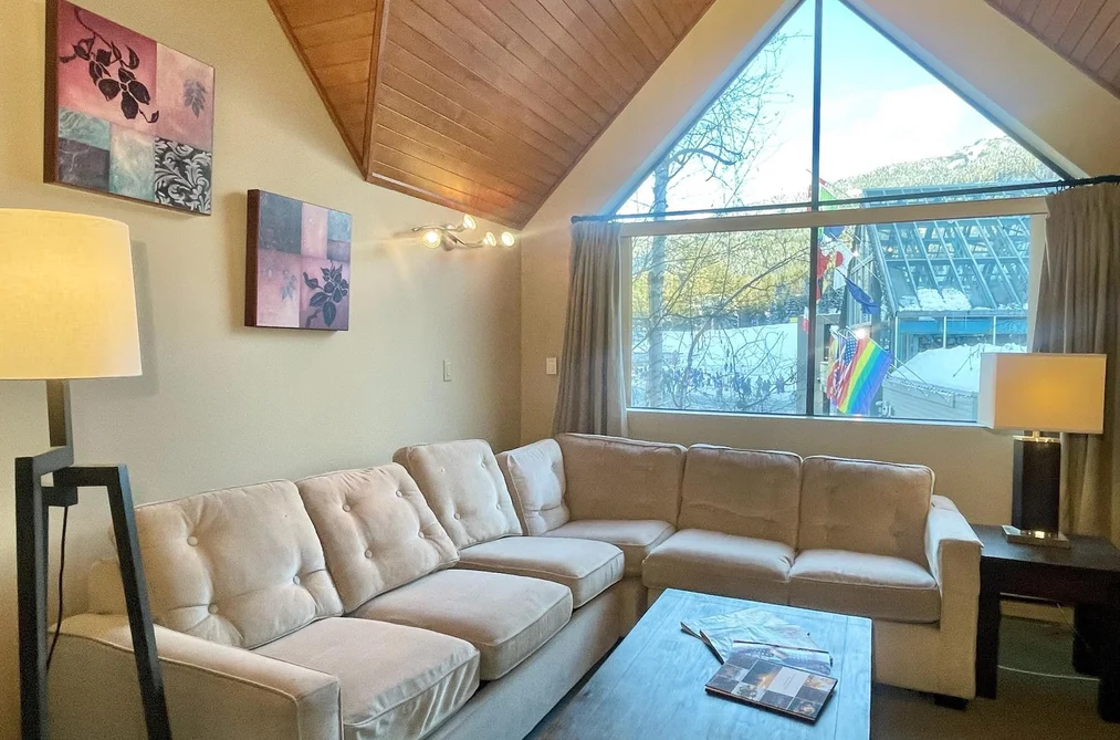 Week 13 906-4293 MOUNTAIN SQUARE, Whistler BC V8E 1B8, Whistler BC — Residential for Sale - Photo 3