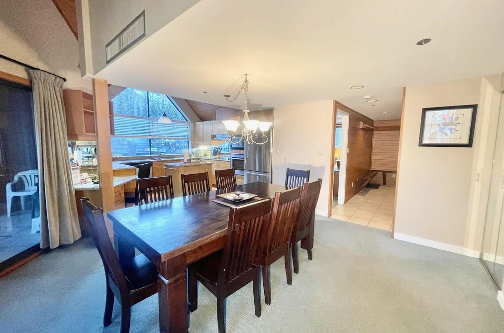 Week 13 906-4293 MOUNTAIN SQUARE, Whistler BC V8E 1B8, Whistler BC — Residential for Sale - Photo 4