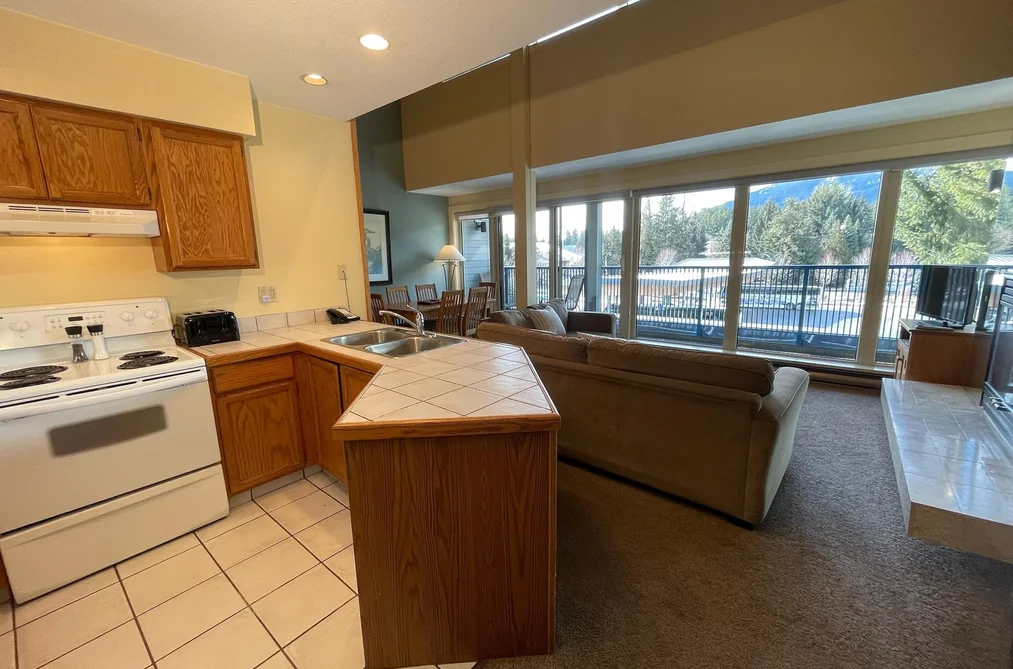 Week 50 203/303-4321 VILLAGE GATE BOULEVARD, Whistler BC V8E 1H3, Whistler BC — Residential for Sale - Photo 7