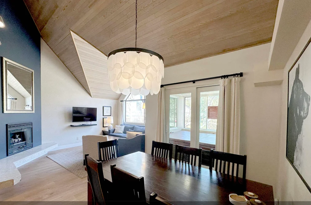 904Wk15 4293 MOUNTAIN SQUARE, Whistler BC V8E 1B8, Whistler BC — Residential for Sale - Photo 6